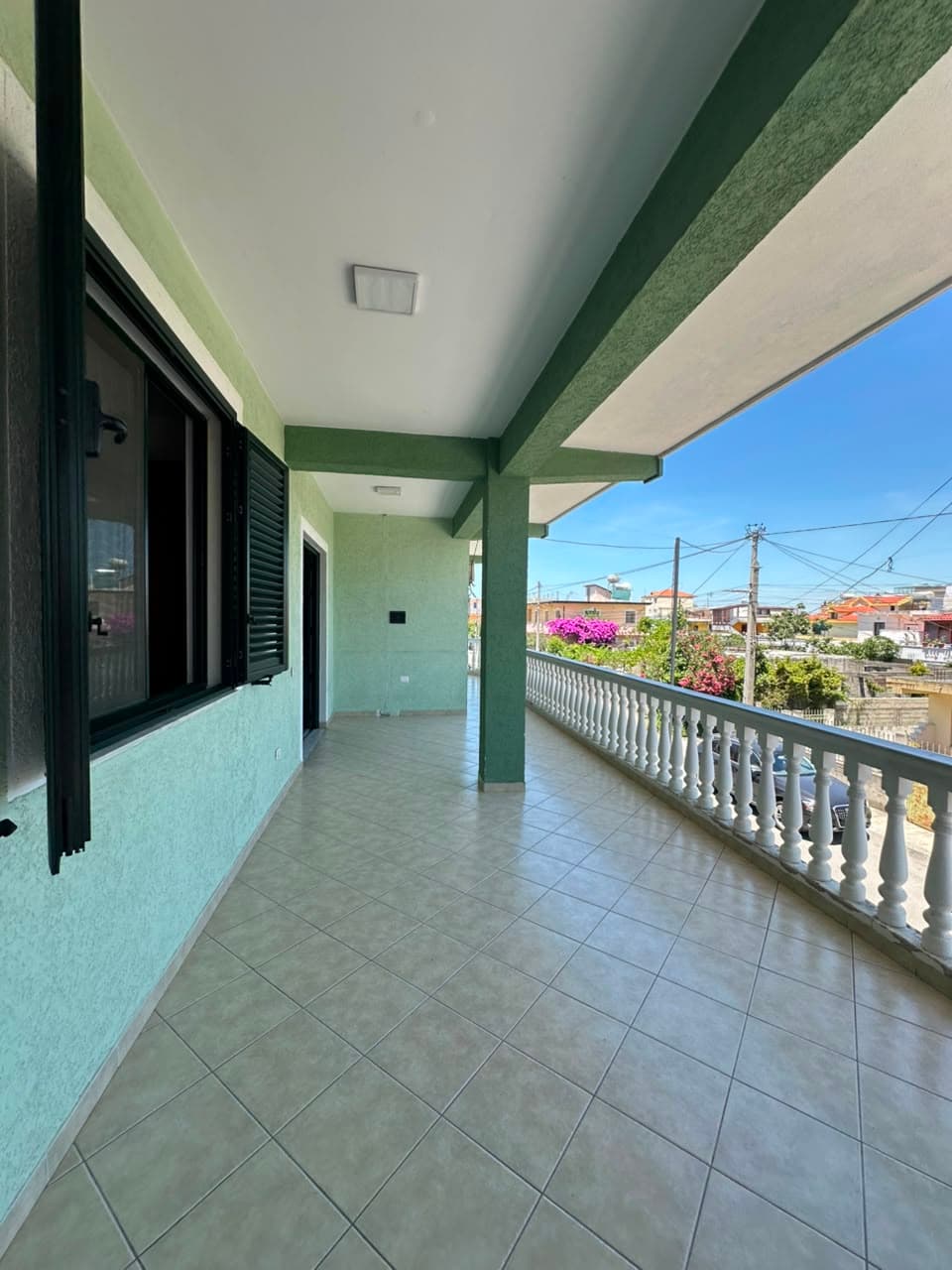Shitet Vilë Private 3-Katëshe | Pranë Kryqit të Kuq, Durrës 3