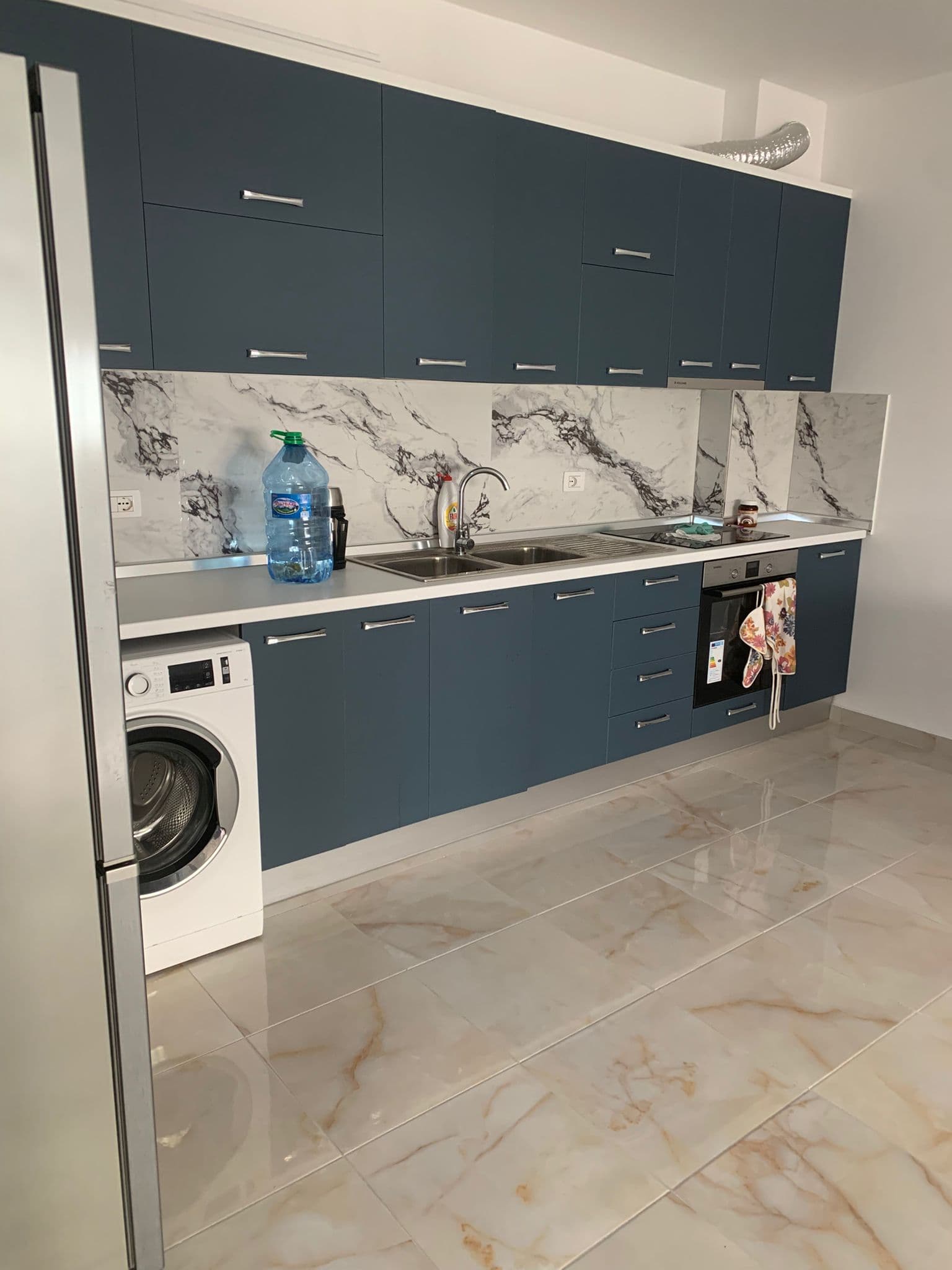 Jepet me qira Apartament 1+1 ne Plazh Iliria, Durres 2