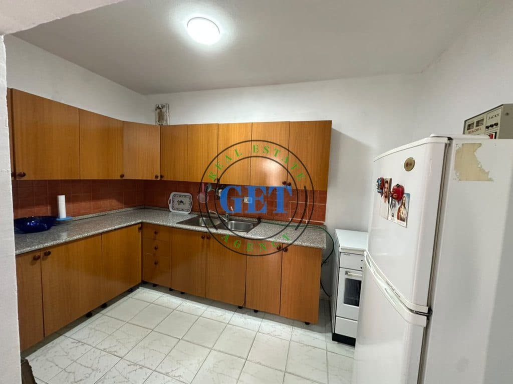 Jepet me qira apartament 1+1 stadiumi, Durrës 2