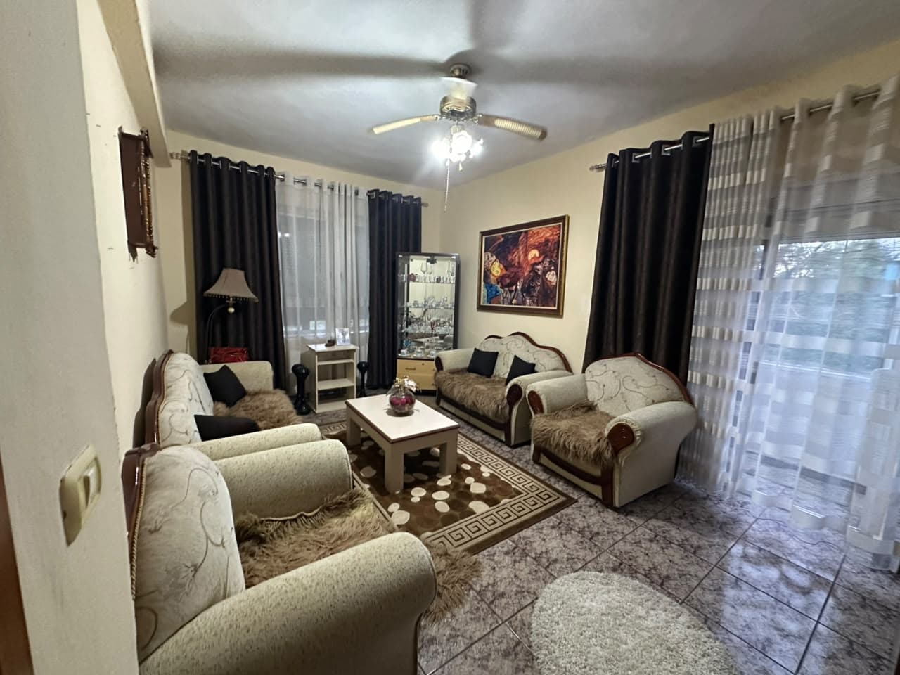 Jepet me qira apartament 2+1 | Eftali Koci, Durrës