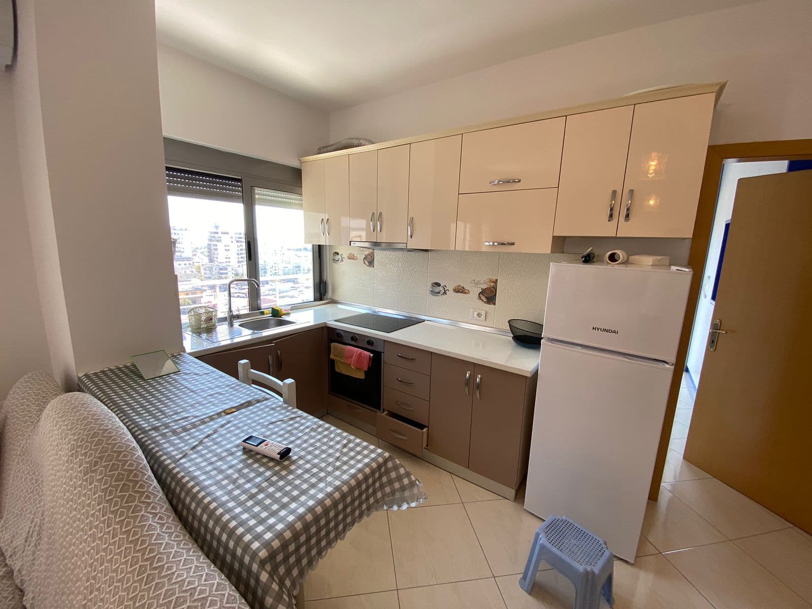 Qira, Apartament 2+1+2 , Stacioni i Trenit, Durrës 3