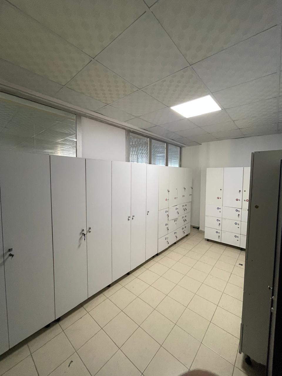 Jepet me qira ambient Biznesi 1300 m² me Qira| Ish Kënet, Durrës 4
