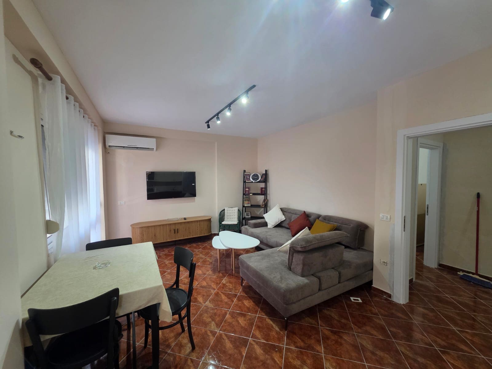 Shitet Apartament 1+1 | Shkëmbi i Kavajës, Durrës 3