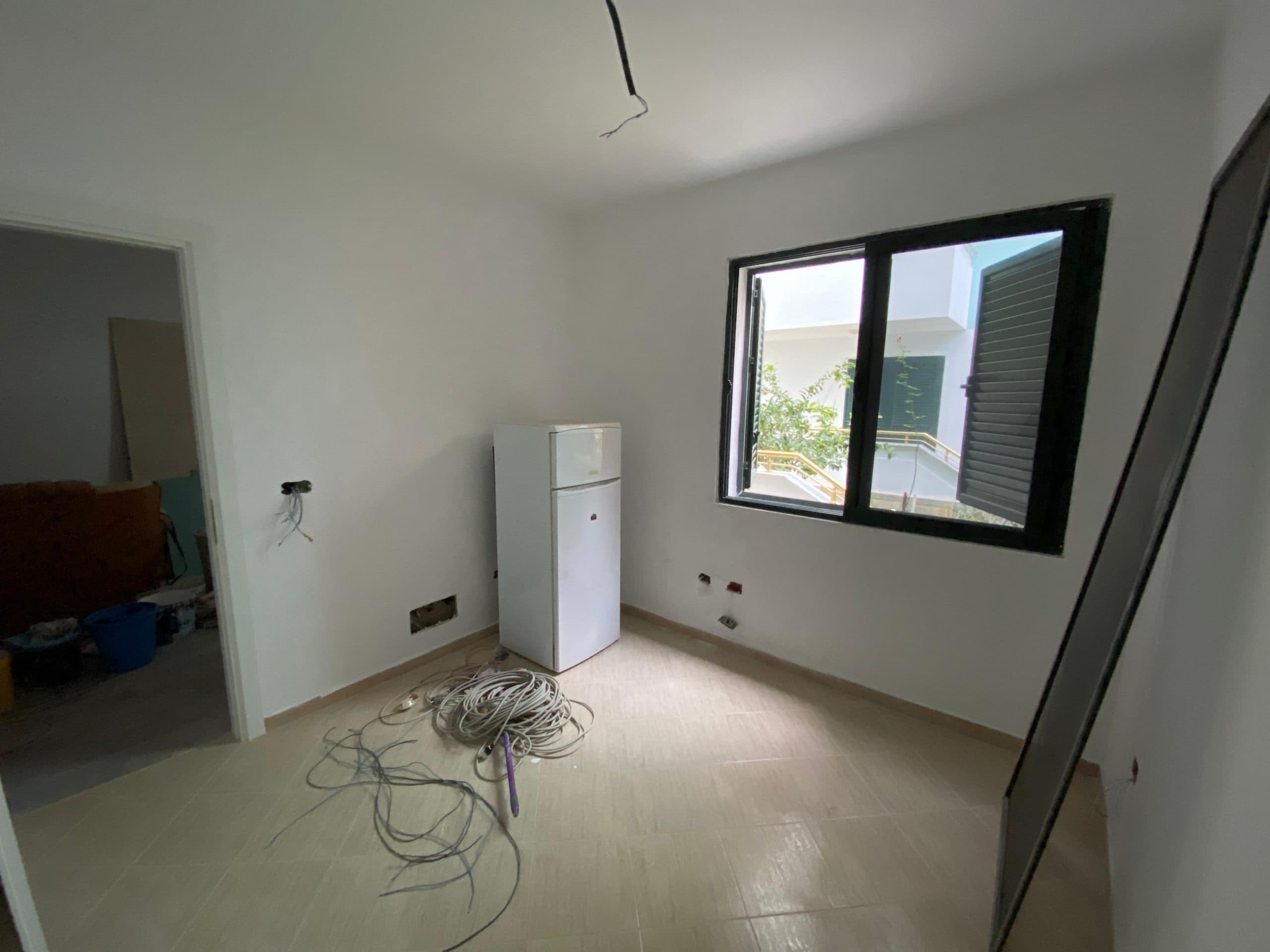Shitet Apartament 2+1+2 me Oborr | Liburna, Golem, Durrës 4