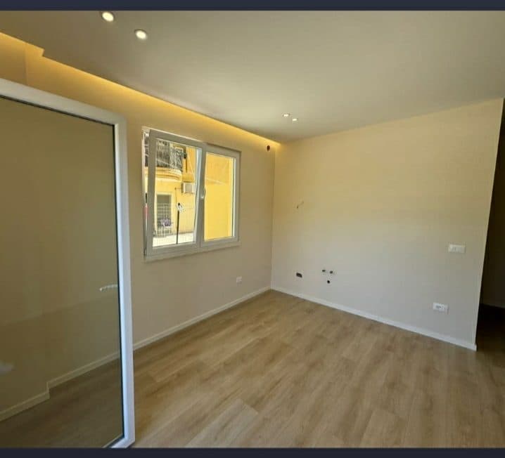 Shitet Apartament 1+1 me Verandë | Koloseu, Shkëmbi i Kavajës, Durrës 4