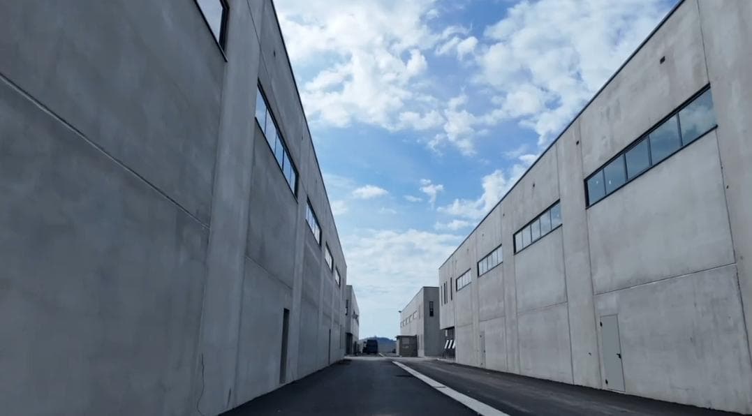 Shitet / Jepet me Qira Kapanon + Zyra | Investim Industrial | Sektor Rinia, Durrës 3