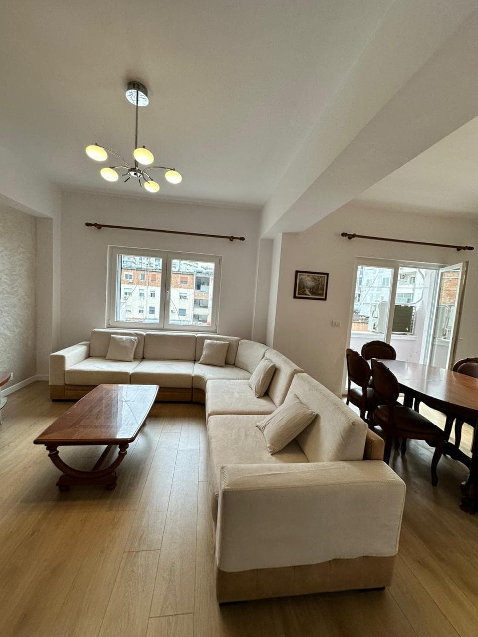 Shitet Apartament 3+1 | Tek Markata, Durrës 2
