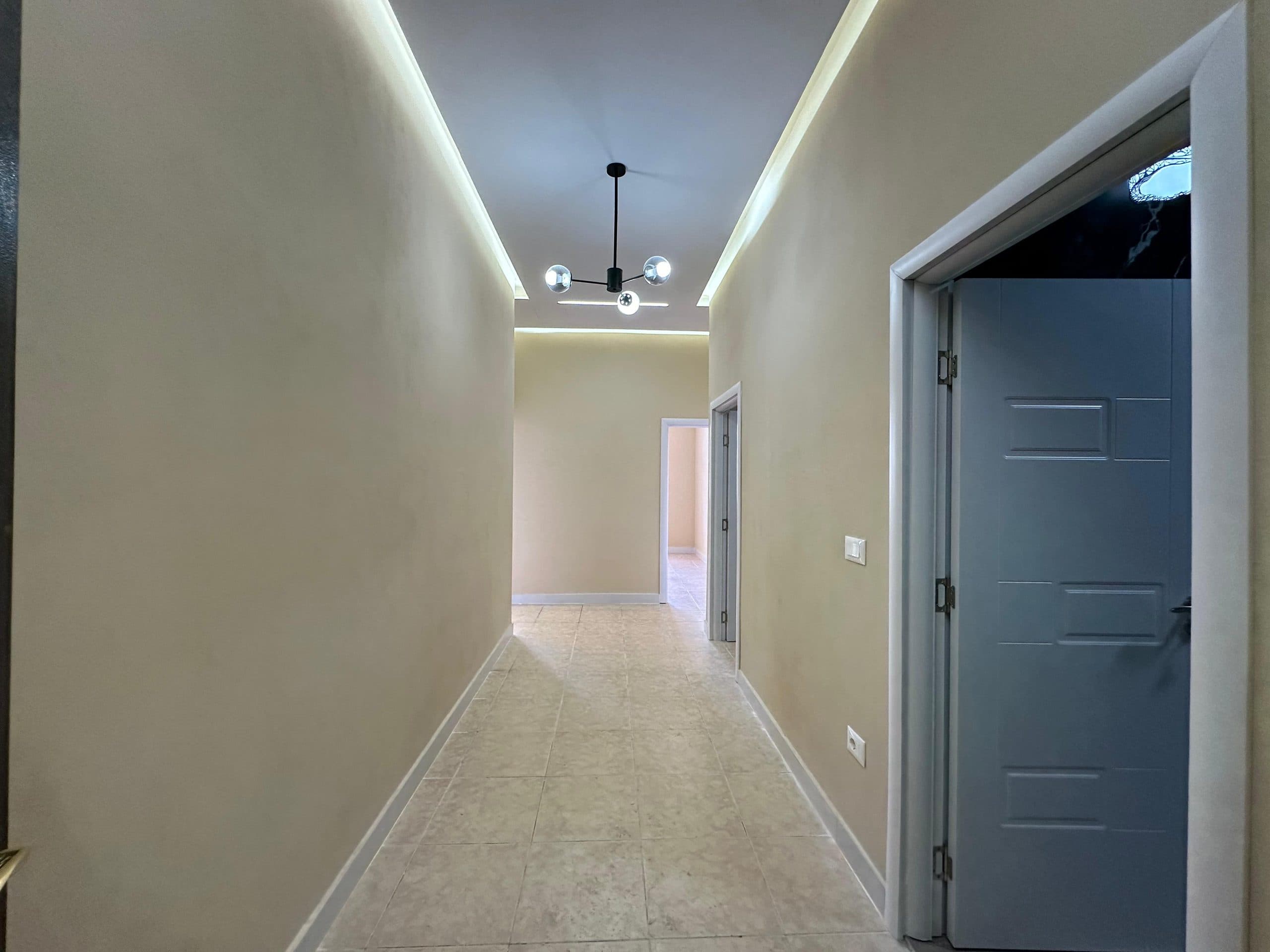 Shitet, Apartament 3+1, pranë Shkollës "Bajram Curri" Plazh. 3
