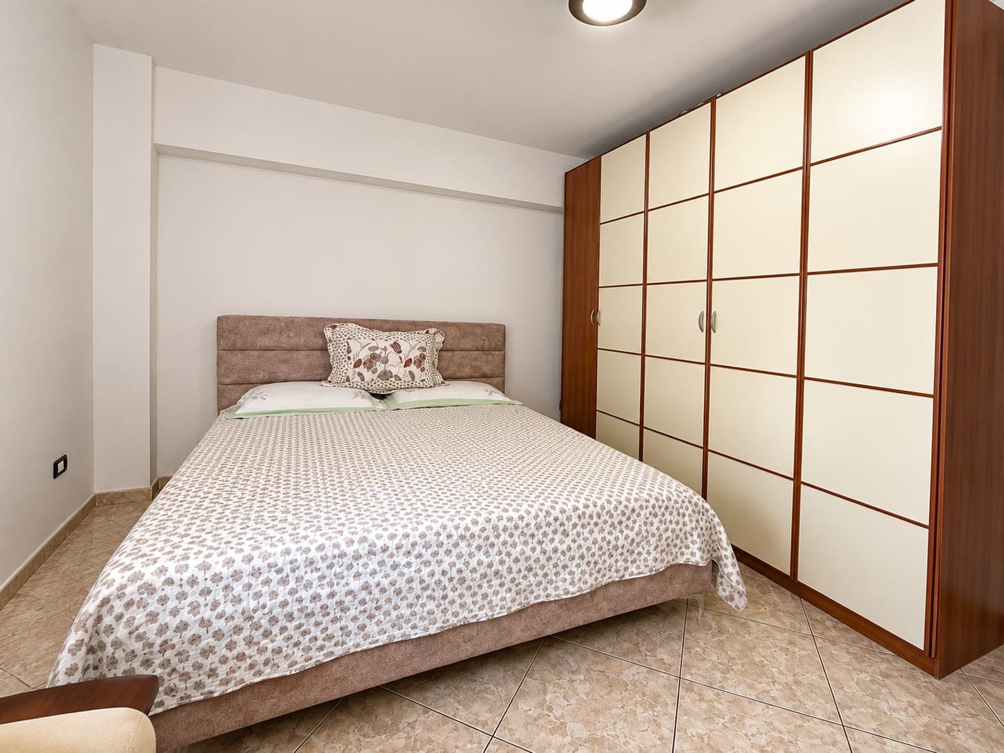 Jepet me Qira Apartament 2+1 | Pranë Spitalit, Durrës