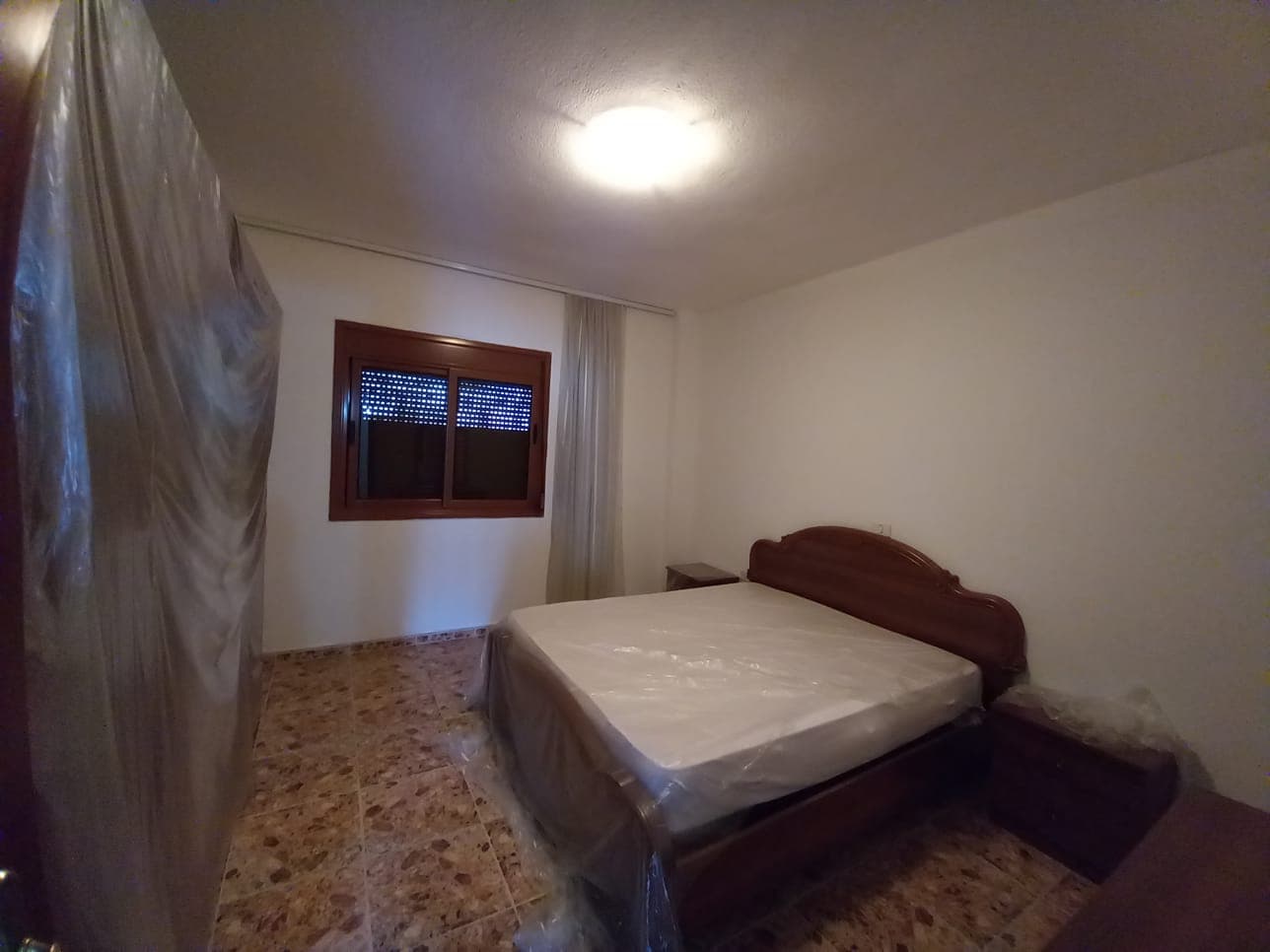 Jepet me Qira Apartament 3+1 | Tregu Fshatar, Durrës 3
