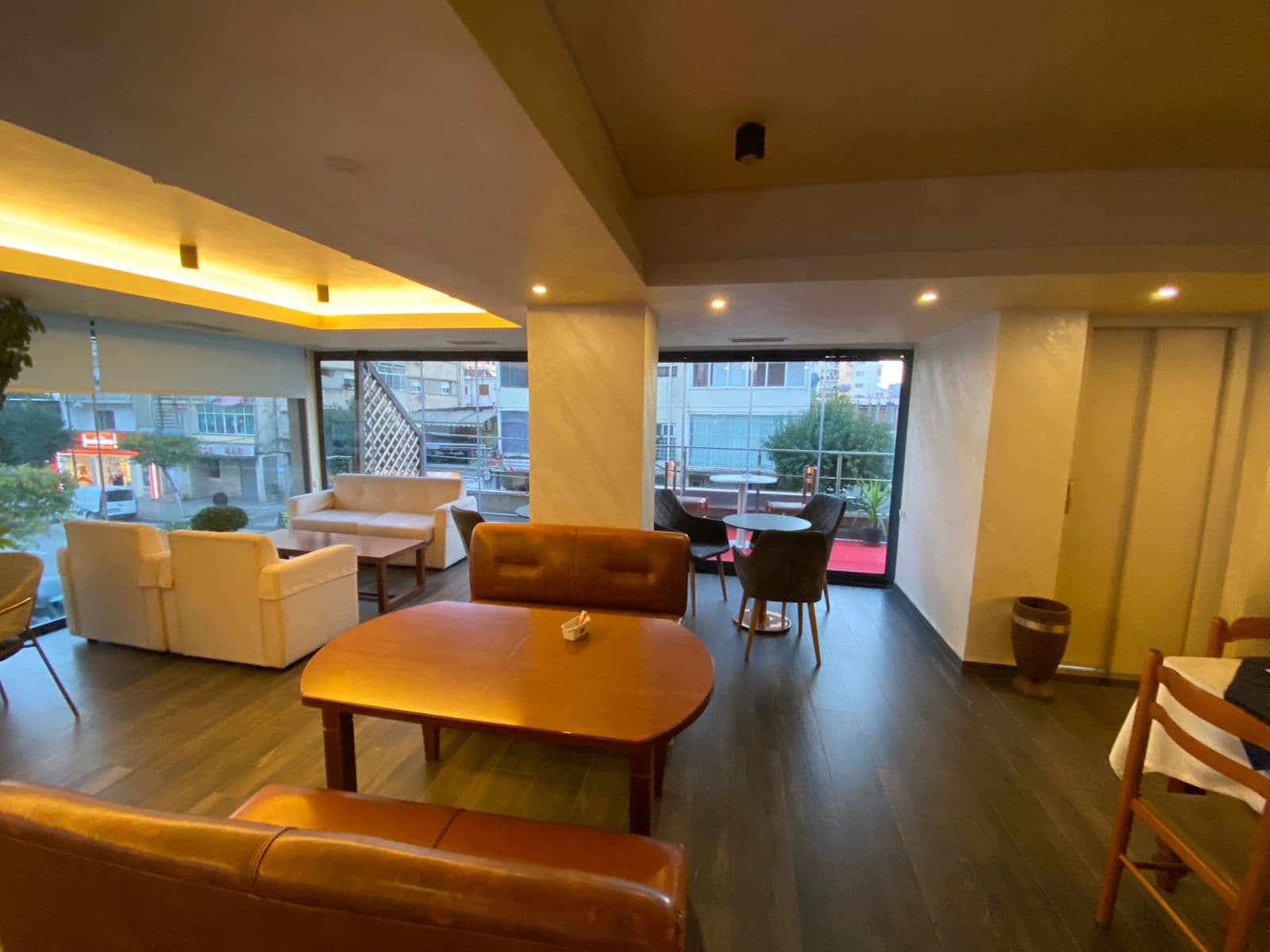 Jepet me Qira Bar-Kafe | Pranë Stadiumit, Durrës 3