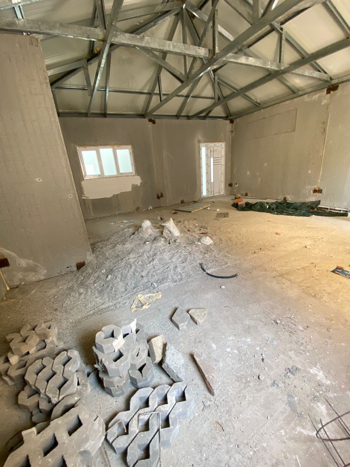 Jepet me Qira Ambient Biznesi | Pranë Gjykatës, Durrës 4