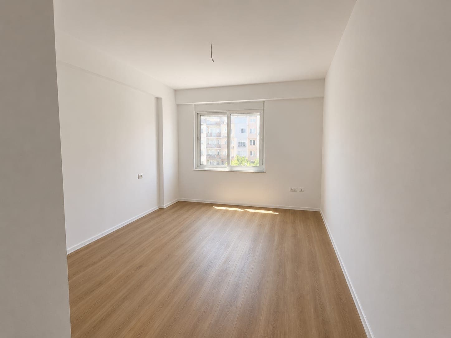 Shitet Apartament 2+1+2 Tualete | Plazh Iliria, Durrës