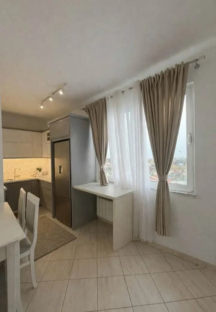 Apartment Me Qira Në Tiranë