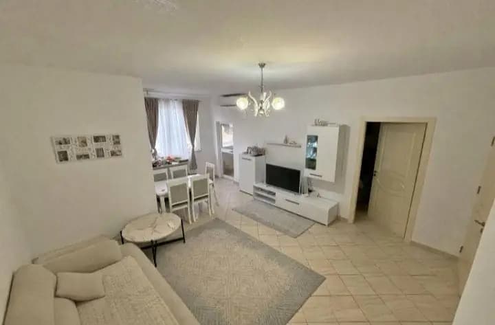 Apartment Me Qira Në Tiranë