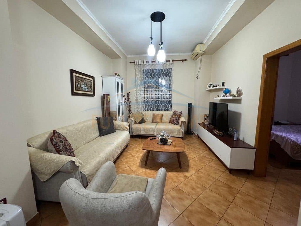 Qera, Apartament 2+1+2, Myslym Shyri, Tiranë