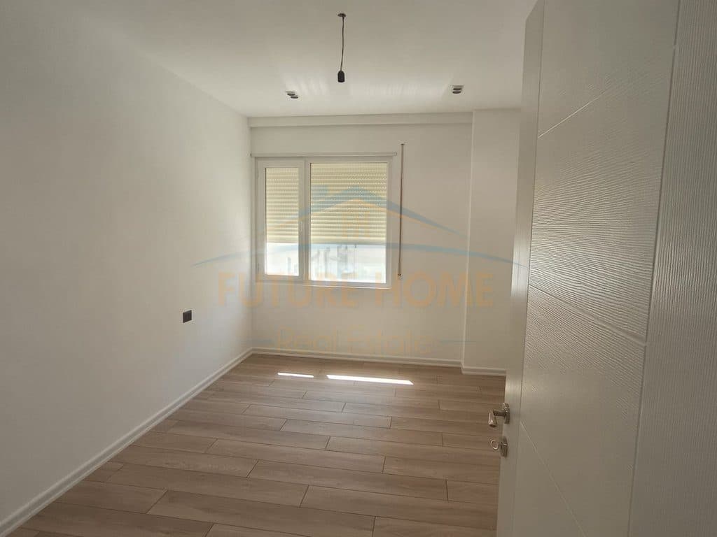 Shitet, Apartament 2+1, Komplesi "MGB", Fresk, Tiranë 2