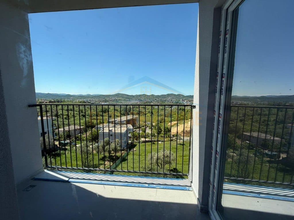 Shitet, Apartament 1+1, Farke, Tiranë. 4