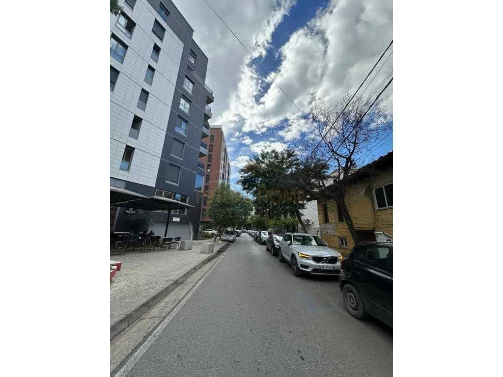Qira, Godine 3 Kateshe, Qender, Tirane