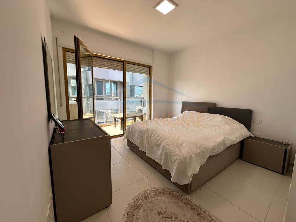 Qira, Apartament 2+1, Blloku, Tiranë. 4