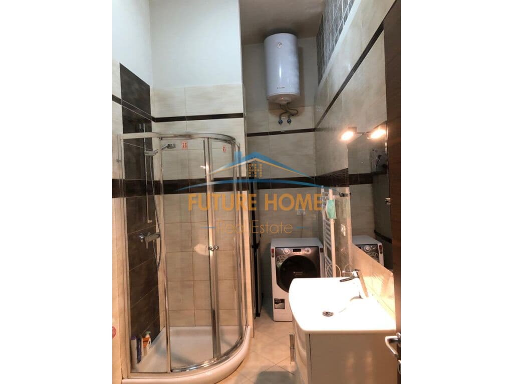 Shitet, Njësi e Adoptuar në Apartament 1+1, Rruga e Bogdanëve, Tiranë.