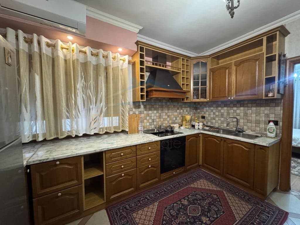 Qera , Apartament 2+1 , Myslym Shyri , Tirane 2