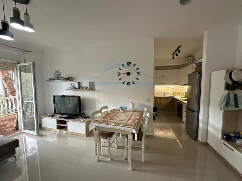 Shitet, Apartament 2+1, Lura 3, Gjiri i Lalzit. 2
