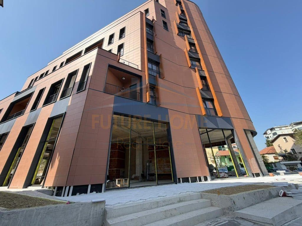 Shitet, Apartament 1+1, & Garsoniere, tek Kompleksi Grand, Tiranë. 2