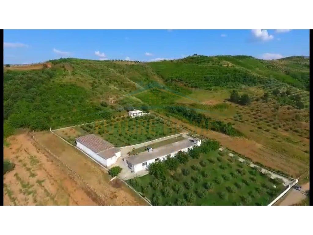 Shitet Tokë + Objekte e përshtatshme për agroturizëm 2