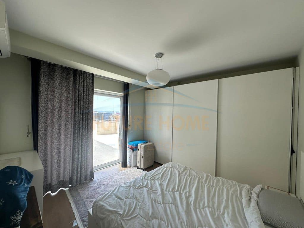Qera,Apartament 3+1+2+ Verande, Rr. 4 Deshmoret, Tirane.