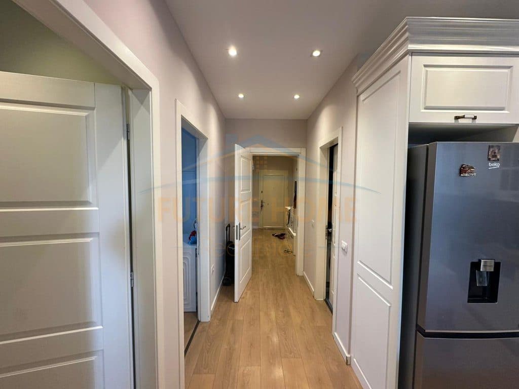 Qera,Apartament 3+1+2+ Verande, Rr. 4 Deshmoret, Tirane. 2
