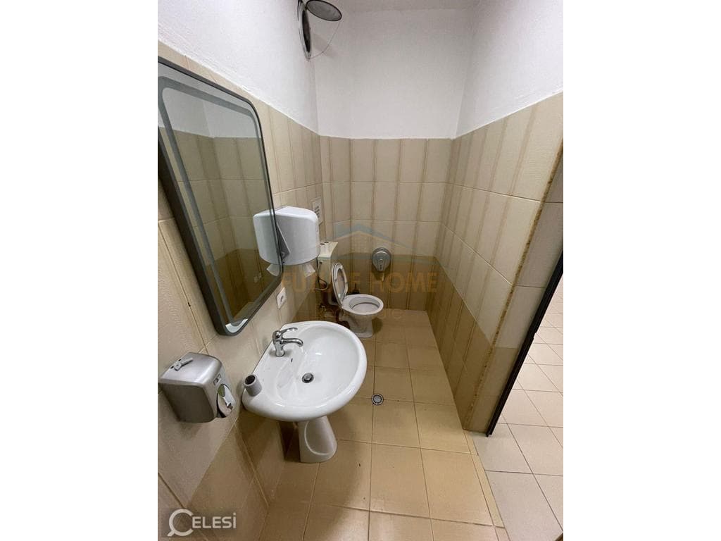 Qira, Ambient per zyra, Pazari i Ri, Tirane 4