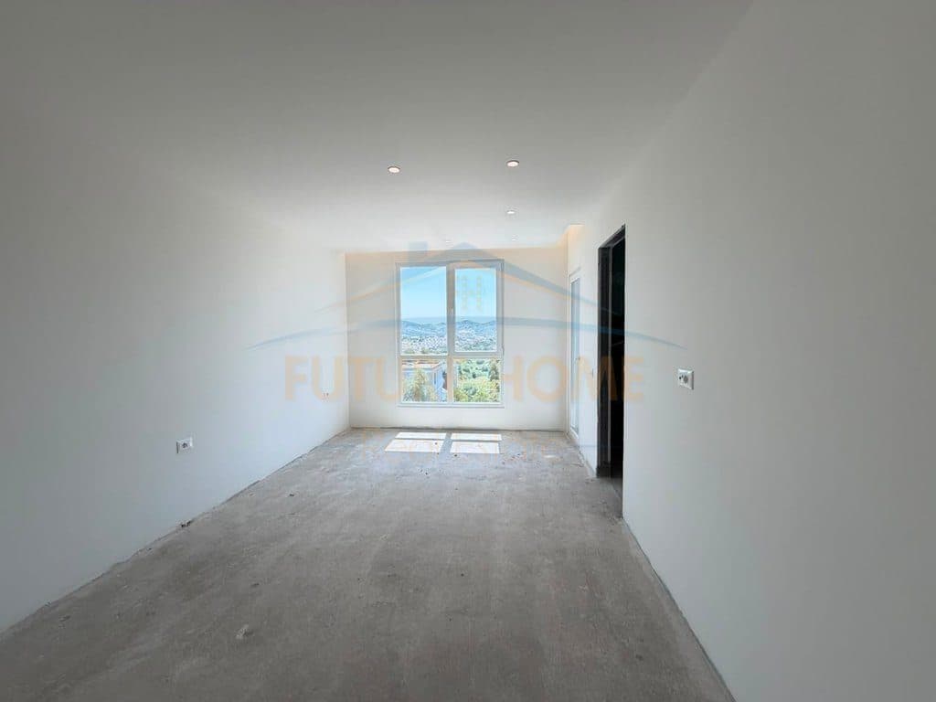 Shitet, Apartament 3+1+Post Parkimi, Farke, Tiranë.