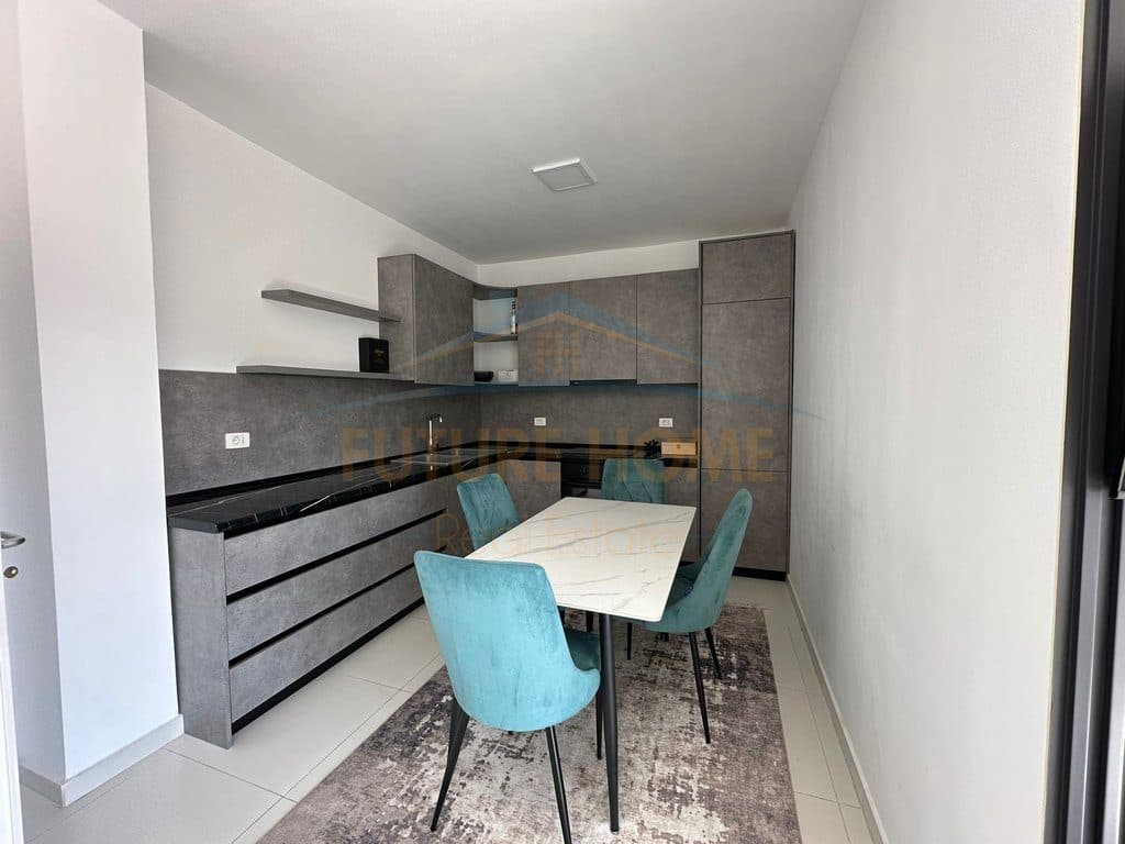 Qira, Apartament 2+1, Blloku, Tiranë. 2