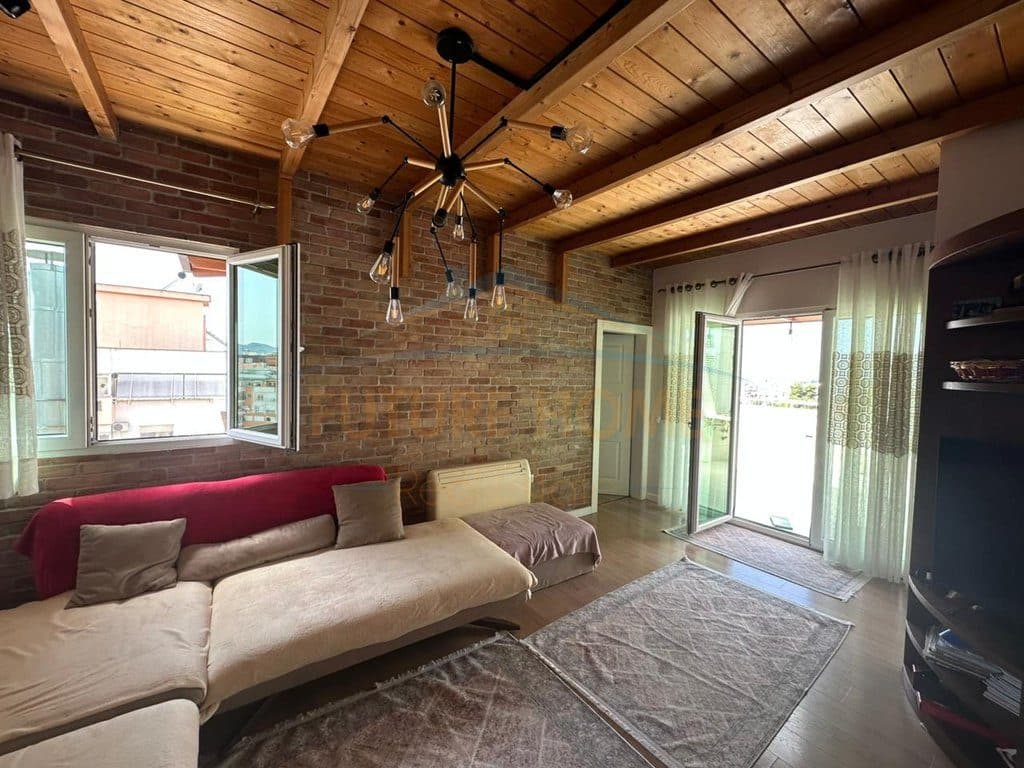 Qera,Apartament 3+1+2+ Verande, Rr. 4 Deshmoret, Tirane. 3