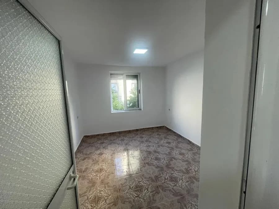 Apartament me qera - Stacioni i Trenit, € 529, 75 m² 3