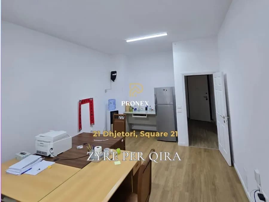 Zyrë për qira Rr. e Kavajës - 21 Dhjetori (Tiranë - qyteti), € 700, 76 m²