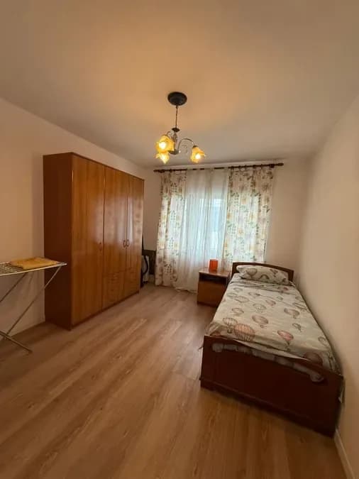 Apartament me qera - Ish Blloku, € 800, 100 m² 4