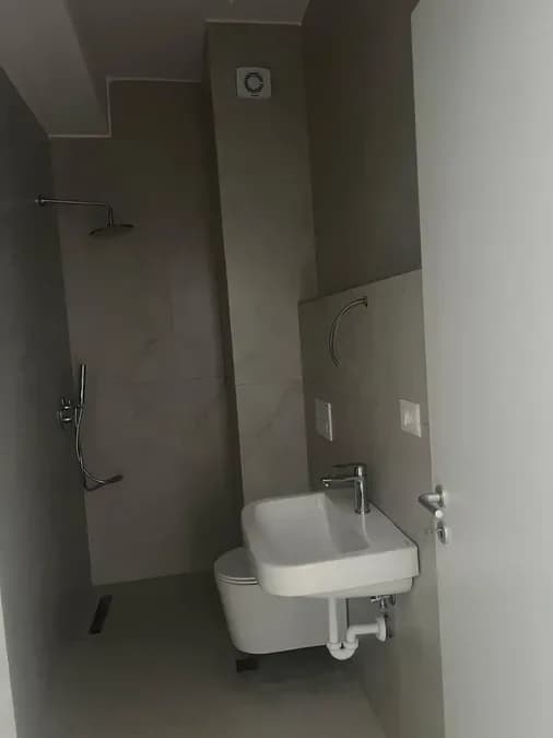Shitet Apartament - Ali Demi, € 85.900, 49 m² 3