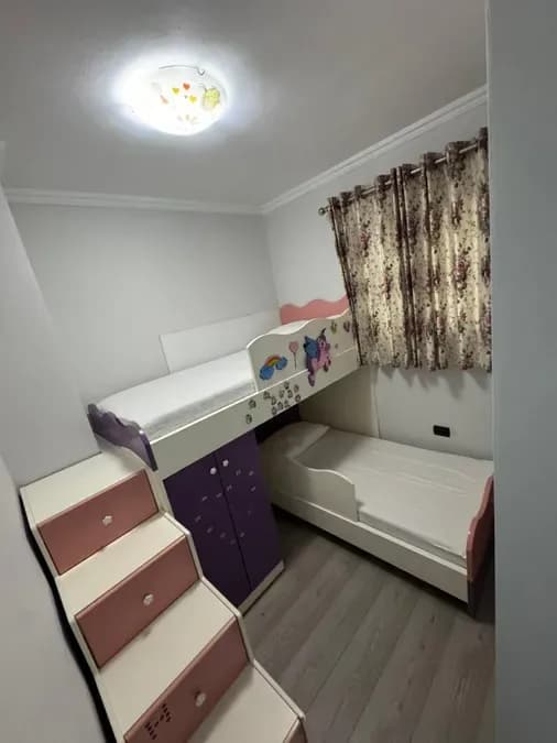 Jepet me qera apartament 3+1 ne Kompleksin Delijorgji, rruga e Kavajes, € 1.200, 125 m² 2
