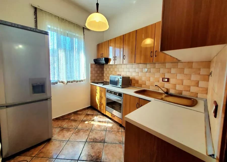 Apartament për qira Rr. e Durresit - Rr. Bogdanëve (Tiranë - qyteti), € 550, 100 m² 4