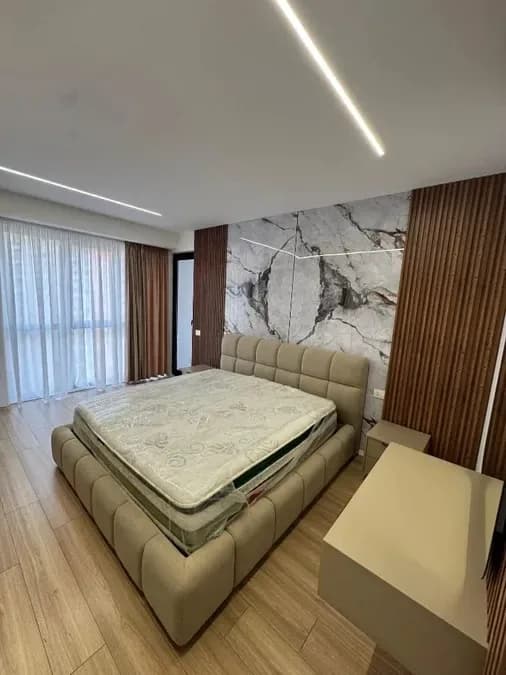 Jepet me qera apartament në katin e gjashte te nje pallati te ri ne Astir, te Urban Gate, rruga Sokrat Miho., € 740, 110 m² 4