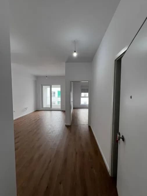 Shitet Apartament - Ali Demi, € 114.000, 61 m² 2