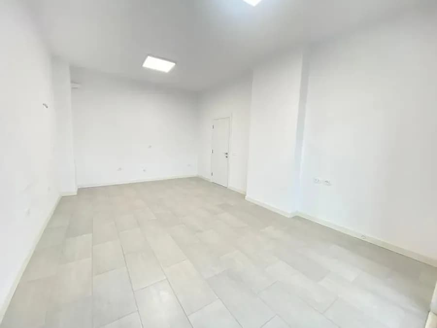 Ambjent Zyre me qera - Square 21, € 700, 62 m² 4