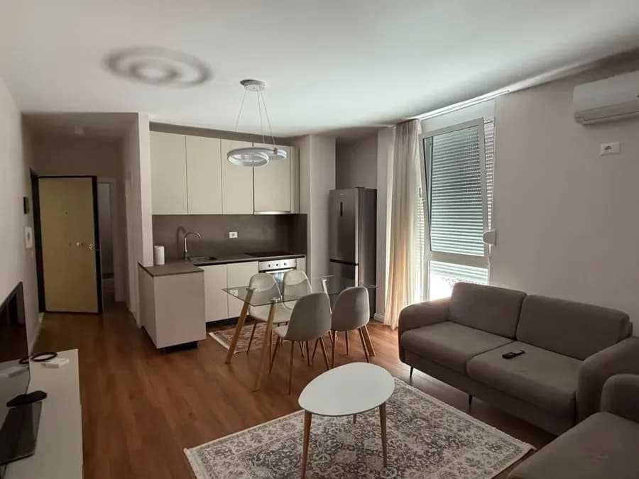 Apartament me qera - Rruga e Barrikadave, € 799, 100 m² 3