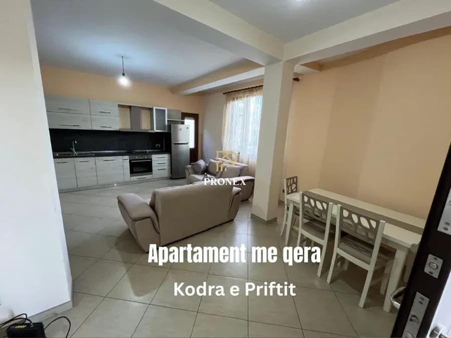 Jepet me qera apartment në katin e dyte te nje vile tre kateshe ne zonen e Kodres se Priftit ne rrugen Seit Gega, € 527, 100 m²