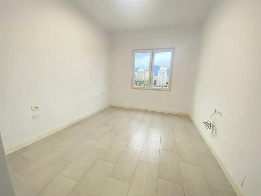 Ambjent Zyre me qera - Square 21, € 700, 62 m² 3