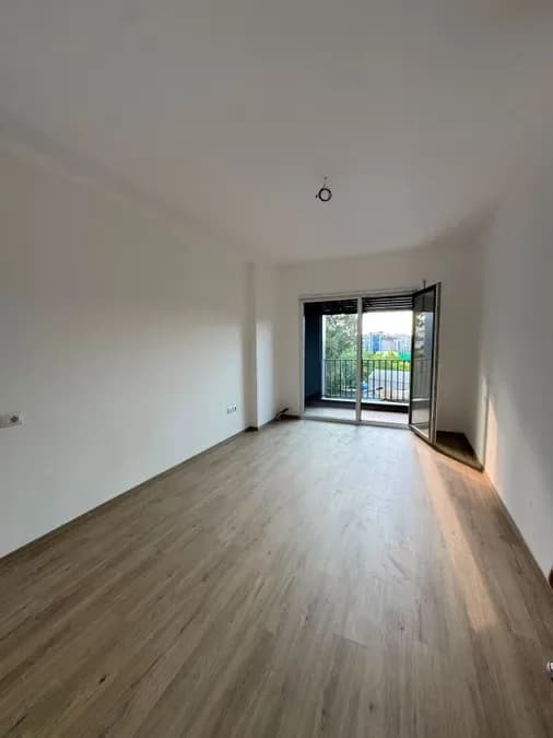 Ambient zyre me qera - Henke Residence, € 529, 60 m² 2