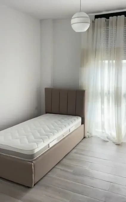 Apartament për qira Rr. Dibrës - Medreseja - Rr. 4 Dëshmorët (Tiranë - qyteti), € 500, 120 m² 3