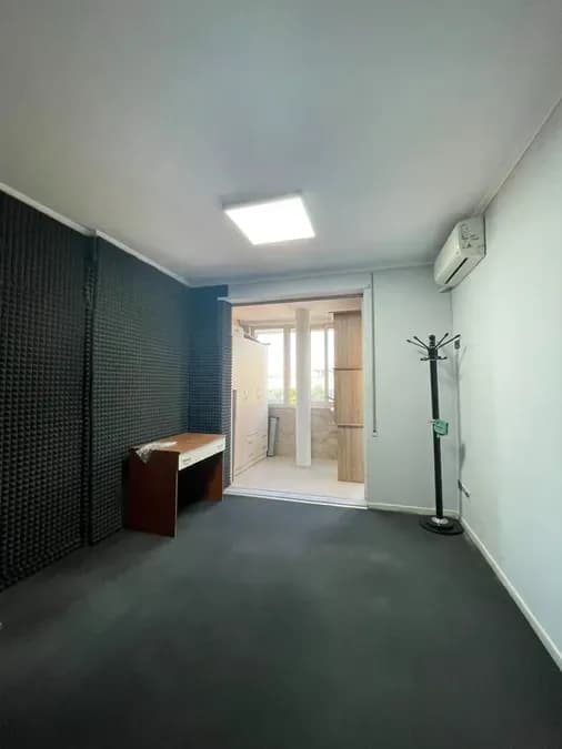 Ambjent biznesi me qera - Lake View, € 1.500, 220 m² 4